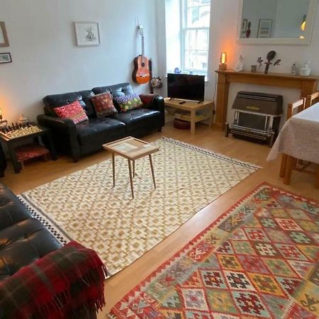 Charming 3 Bedroom Apartment In The Heart Of Vibrant Old Town Edinburgh Luaran gambar